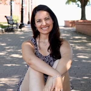 Meet your Posher, Cinthia